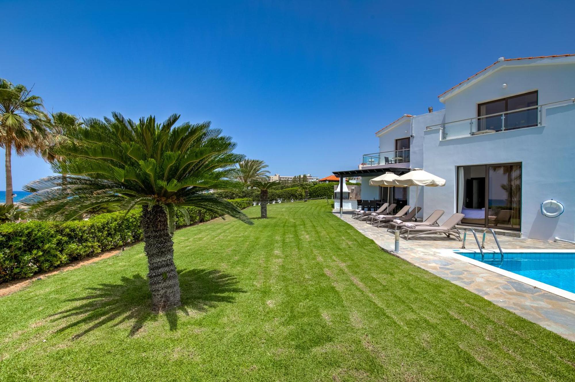 Platzia Beach Villas Paphos ภายนอก รูปภาพ