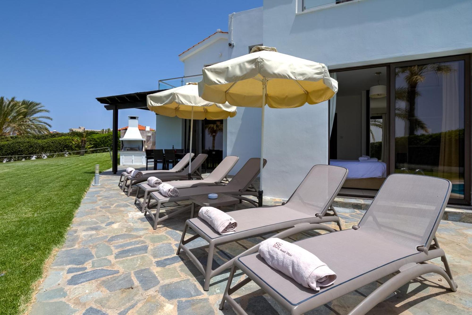 Platzia Beach Villas Paphos ภายนอก รูปภาพ