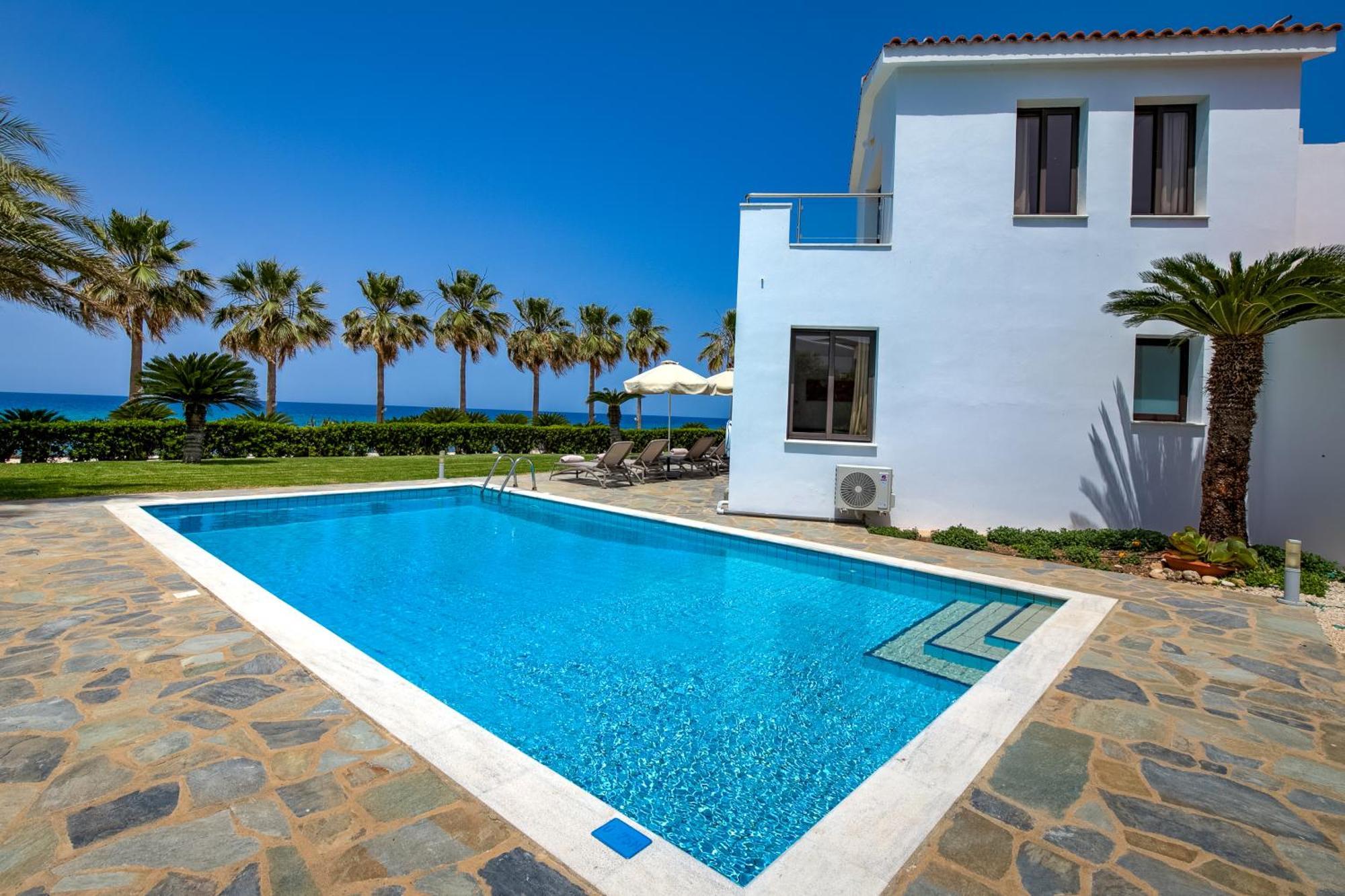 Platzia Beach Villas Paphos ภายนอก รูปภาพ