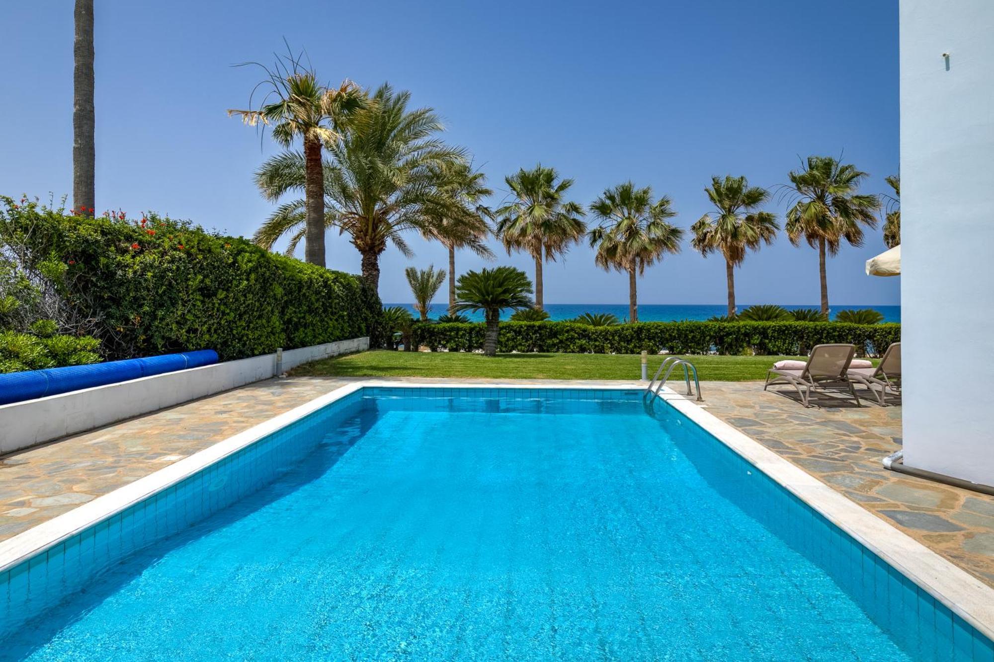 Platzia Beach Villas Paphos ภายนอก รูปภาพ