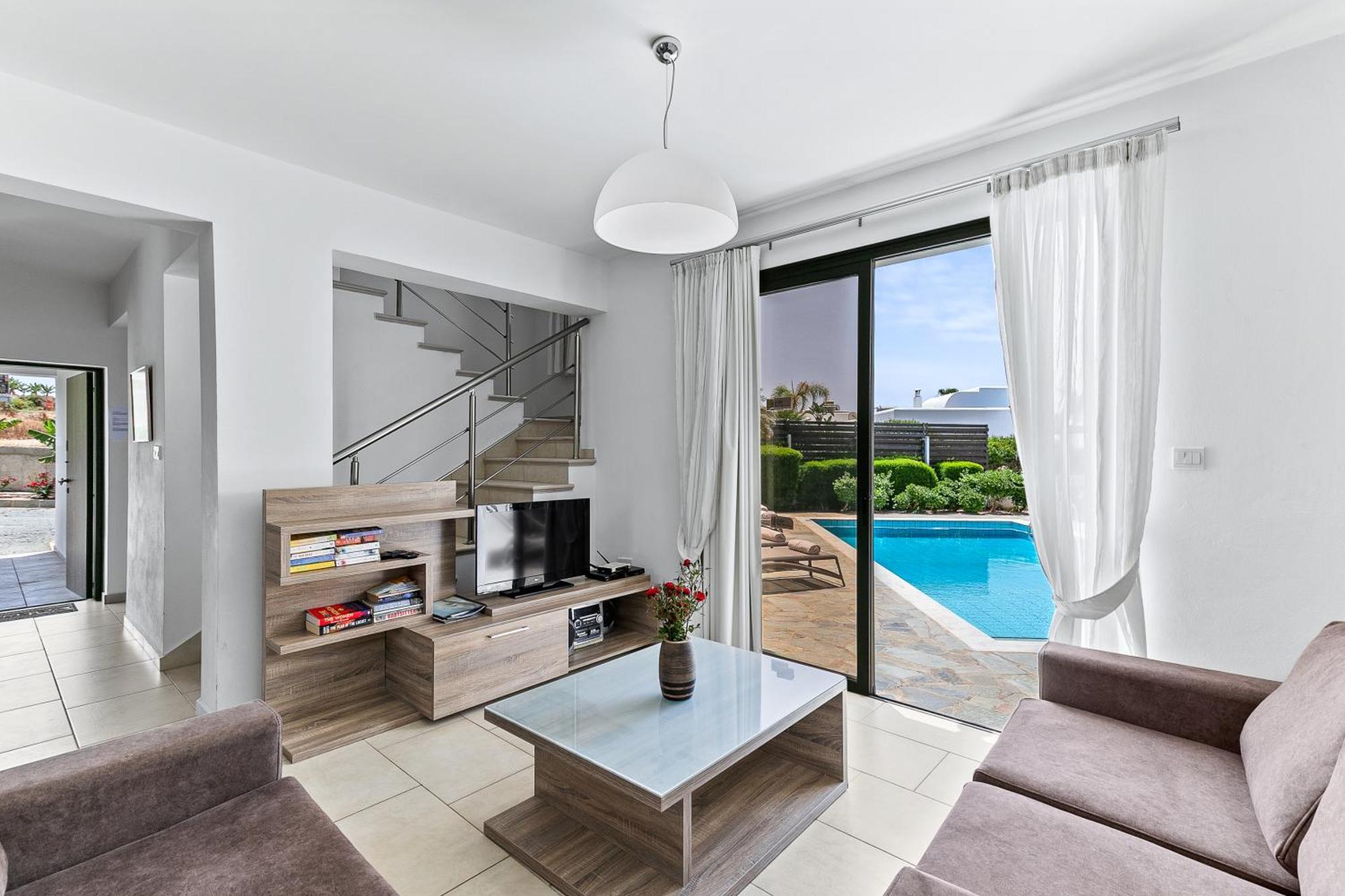Platzia Beach Villas Paphos ภายนอก รูปภาพ