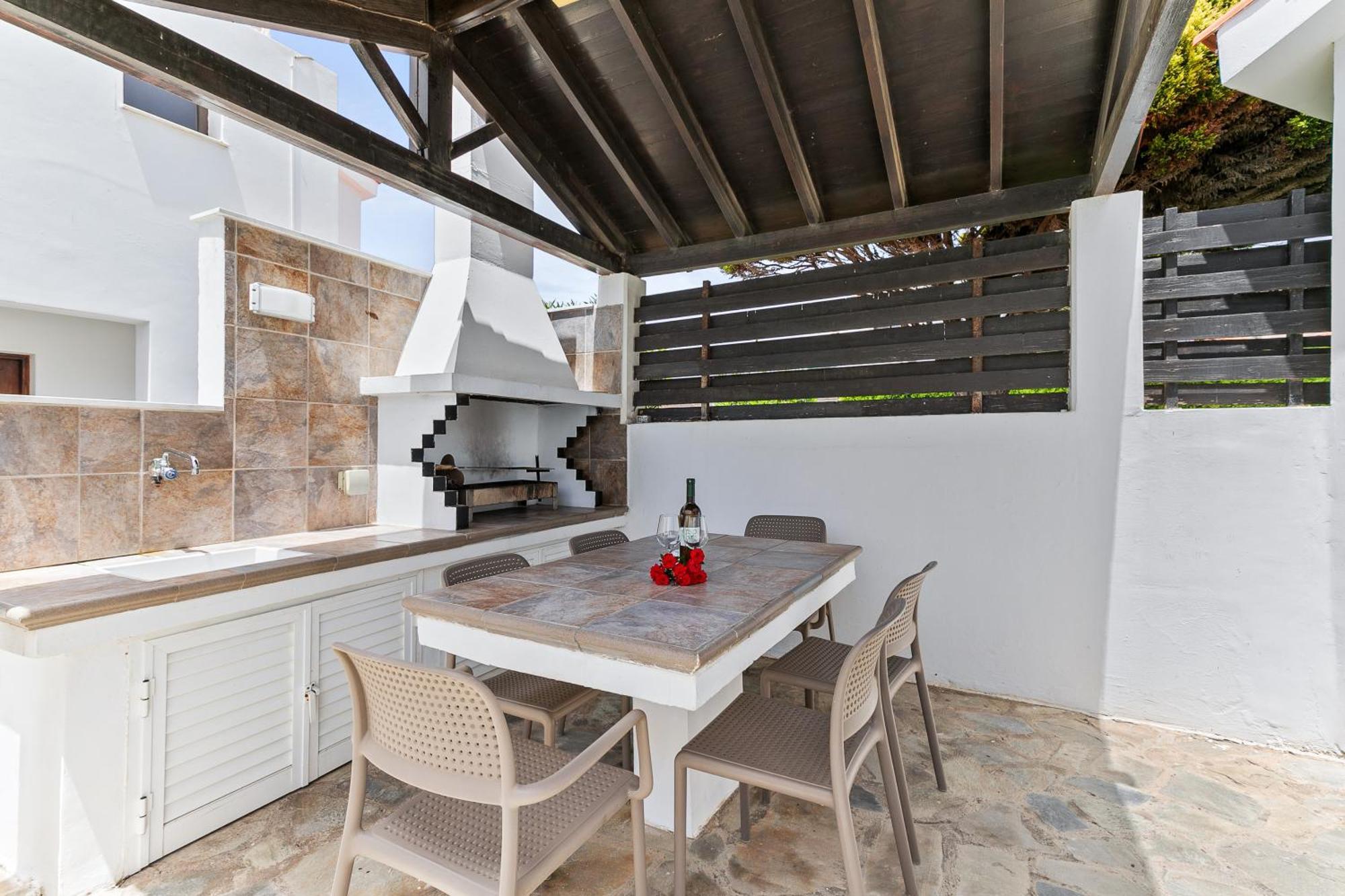 Platzia Beach Villas Paphos ภายนอก รูปภาพ