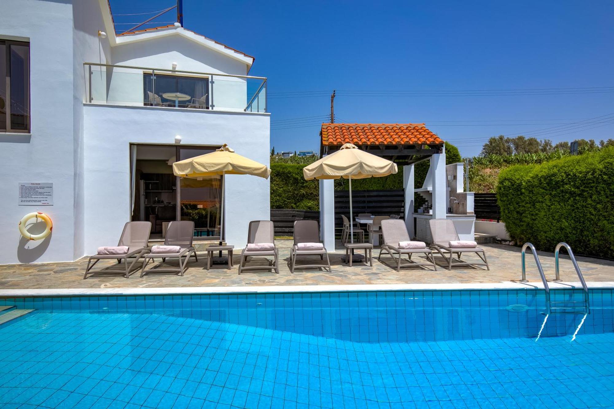 Platzia Beach Villas Paphos ภายนอก รูปภาพ