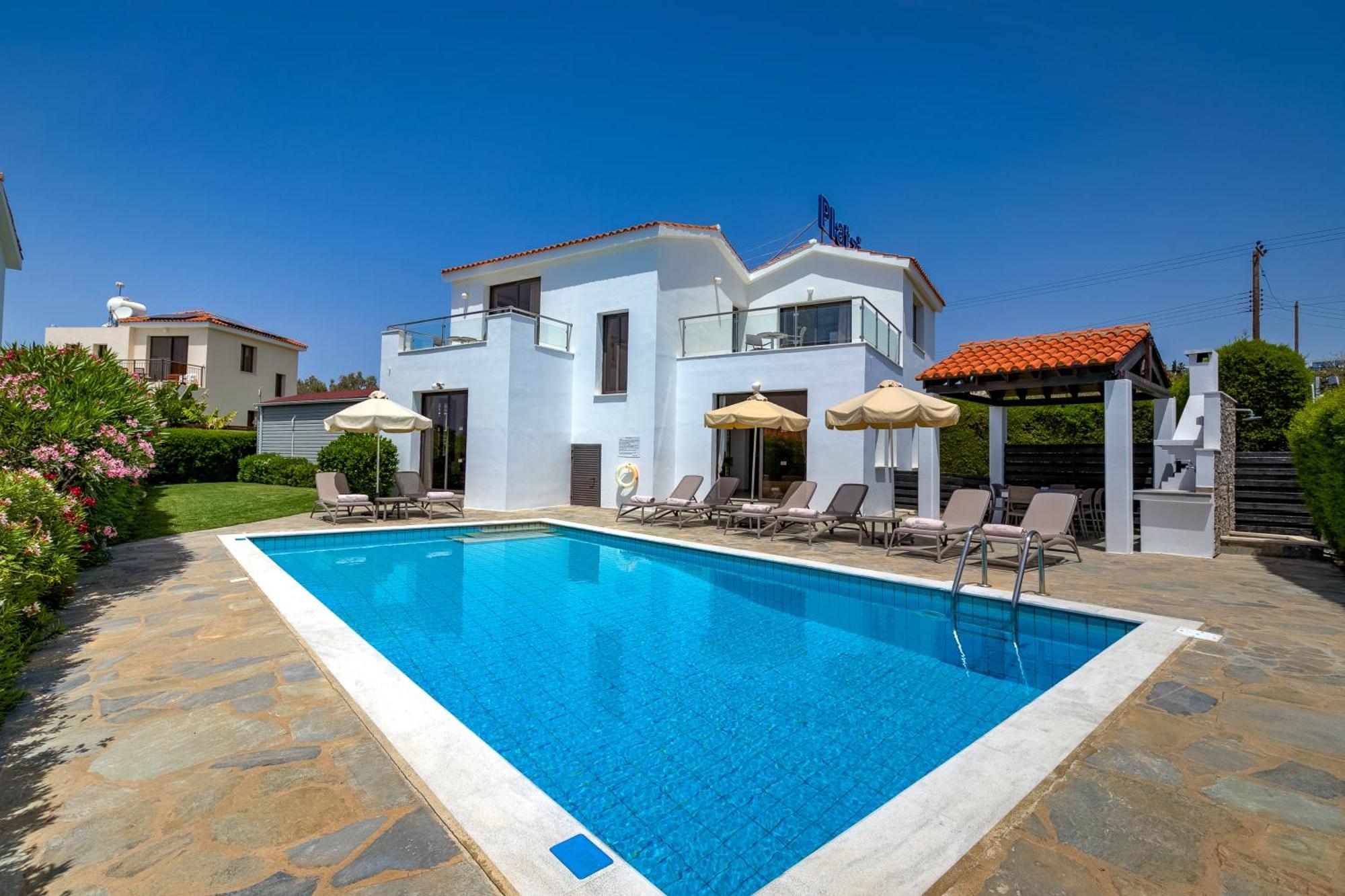 Platzia Beach Villas Paphos ภายนอก รูปภาพ