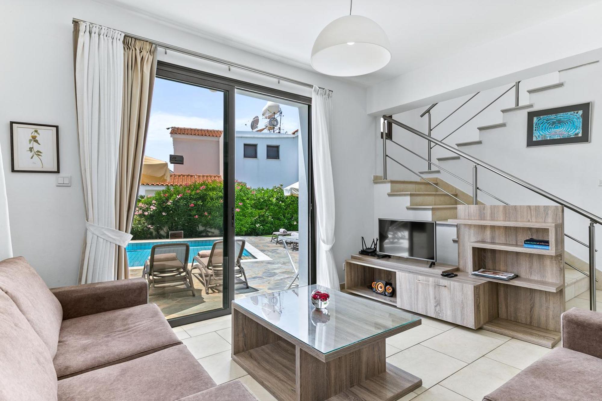 Platzia Beach Villas Paphos ภายนอก รูปภาพ